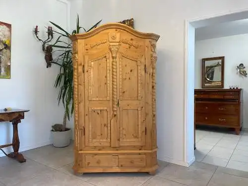 Bäuerlicher Schrank Bauernschrank Landhausschrank Barockstil Bauernkasten G1708