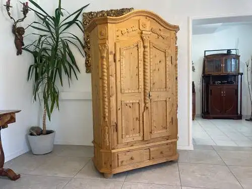 Bäuerlicher Schrank Bauernschrank Landhausschrank Barockstil Bauernkasten G1708