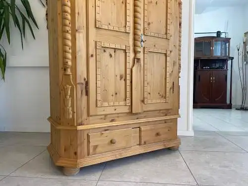 Bäuerlicher Schrank Bauernschrank Landhausschrank Barockstil Bauernkasten G1708
