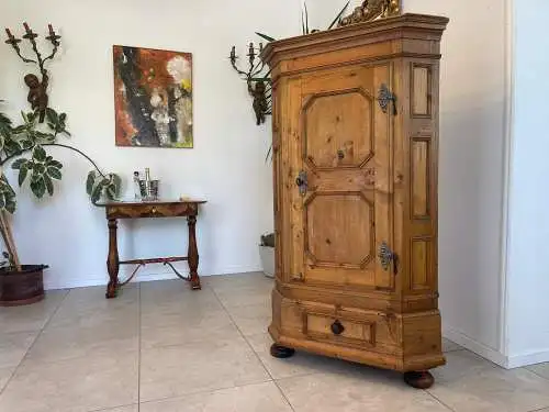 bäuerlicher Eckschrank Naturholz Massivholz G1709