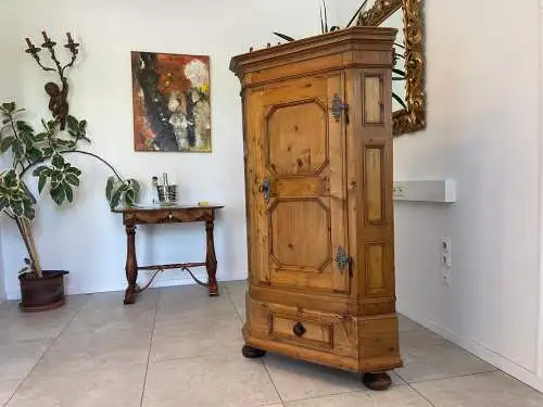 bäuerlicher Eckschrank Naturholz Massivholz G1709