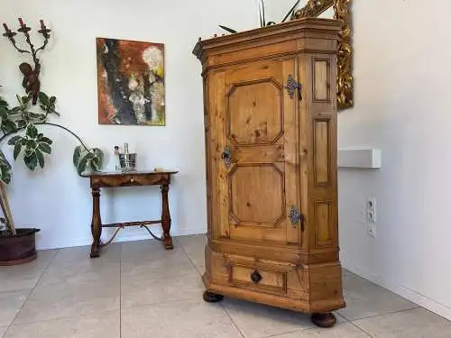 bäuerlicher Eckschrank Naturholz Massivholz G1709