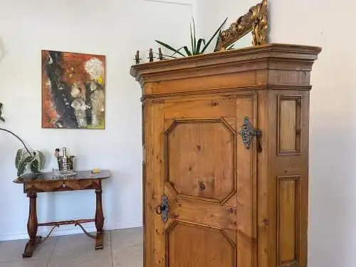 bäuerlicher Eckschrank Naturholz Massivholz G1709