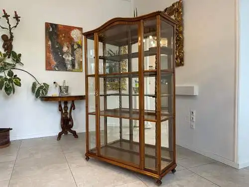 Restaurierte Biedermeier Vitrinenschrank Glasschrank Nussholz Antiquität G1742