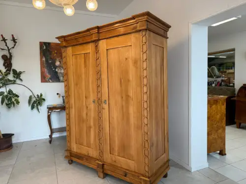 SALE Restaurierter Biedermeier Schrank Kleiderkasten Antiquität G1820