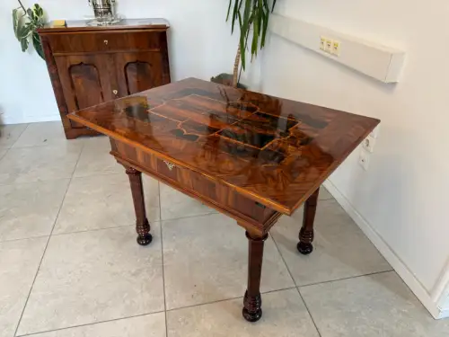 Restaurierter Barock Tisch Nussfurniert Marketiert Anquität G1834-1