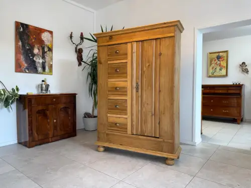 Bäuerlicher uriger Brotschrank Almerschrank Speiskasten Bauernkasten G1849