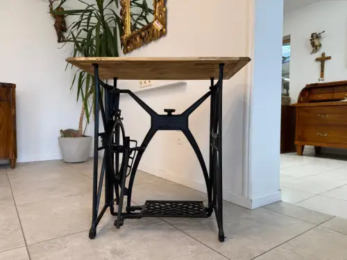 Bäuerlicher Tisch Nähmaschinentisch Gusseisern TraumG2023