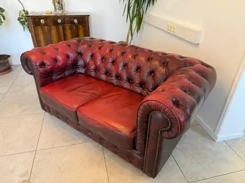 Chesterfield 2er Clubsofa Diwan Couch Oxblood Kultmöbel G2088