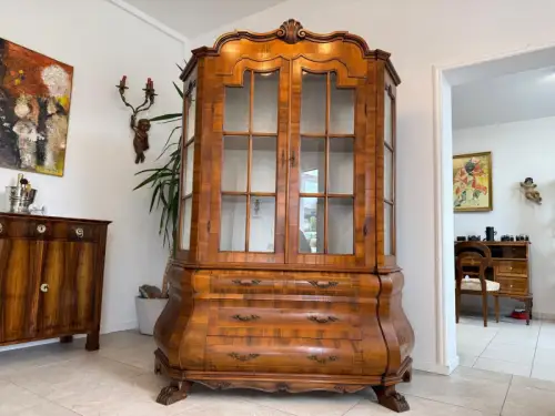 Barockstil Vitrine Nussholz Glasschrank Bücherschrank G2103