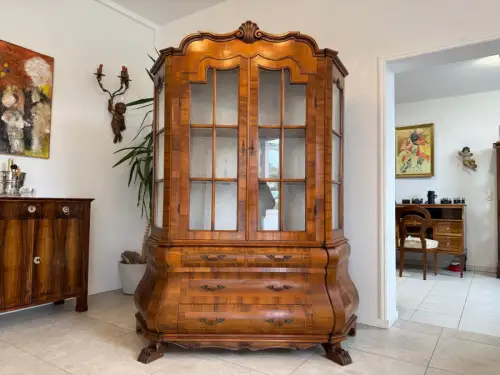Barockstil Vitrine Nussholz Glasschrank Bücherschrank G2103