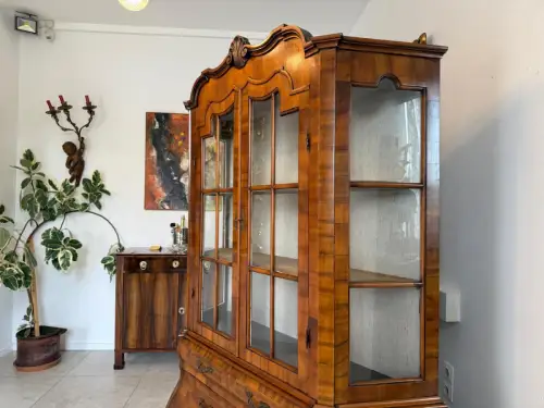 Barockstil Vitrine Nussholz Glasschrank Bücherschrank G2103
