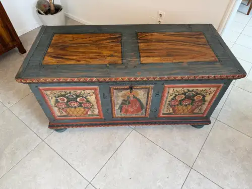 Urige handbemalte Mariazeller Bauerntruhe Truhe Landhaustruhe G2116