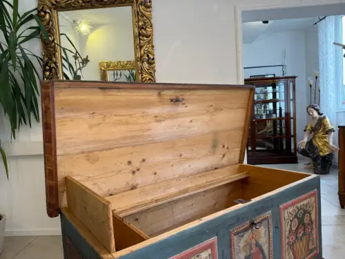 Urige handbemalte Mariazeller Bauerntruhe Truhe Landhaustruhe G2116