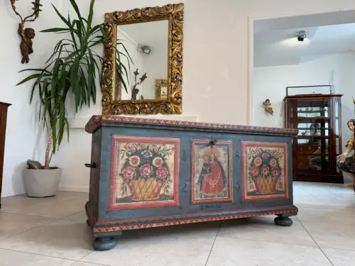 Urige handbemalte Mariazeller Bauerntruhe Truhe Landhaustruhe G2116