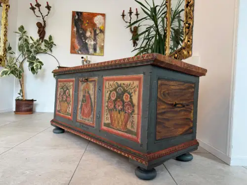 Urige handbemalte Mariazeller Bauerntruhe Truhe Landhaustruhe G2116
