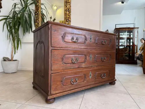 Barock Kommode Eichenholz Knochenbarock mit Schnitzarbeit G2152