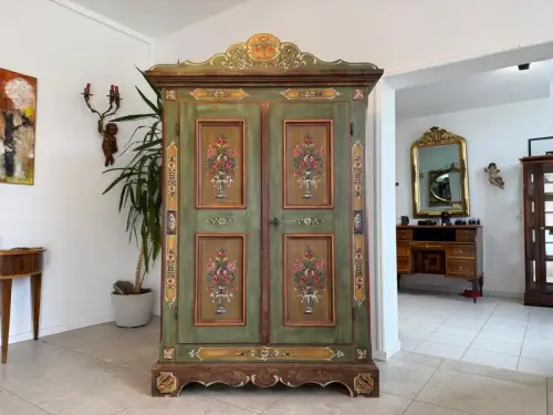 Originaler Voglauer Schrank Bauernschrank Anno 1800 Altgrün G2169