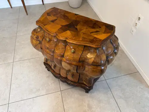 Prächtige geschweifte Barockstil Kommode Authentikum D1035