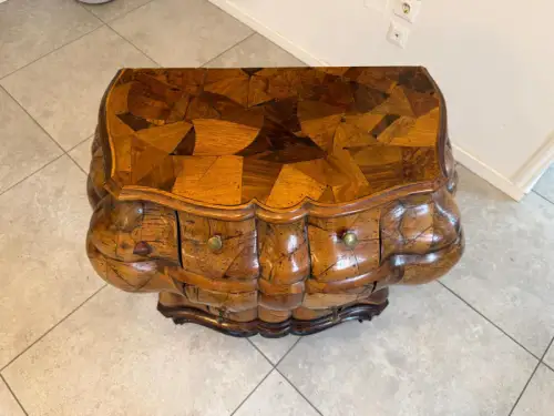 Prächtige geschweifte Barockstil Kommode Authentikum D1035