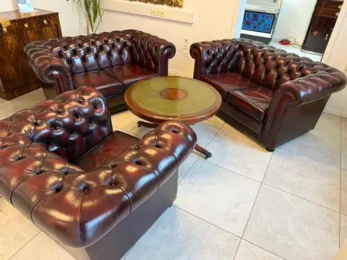 Chesterfield Ensemble 3 teilig Ledersofa Fauteuils Clubmöbel Cultmöbel D1110