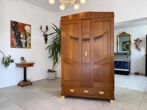 Sale Restaurierter Jugendstil Kleiderschrank Kleiderkasten D1260