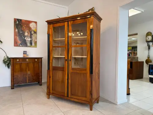 Biedermeier Vitrine Bücherschrank Restauriert Nussbaum Antiquität SALE D2294