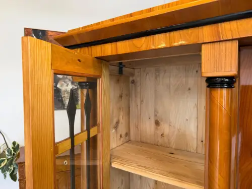 Biedermeier Vitrine  Bücherschrank Restauriert Nussbaum SALE D2295