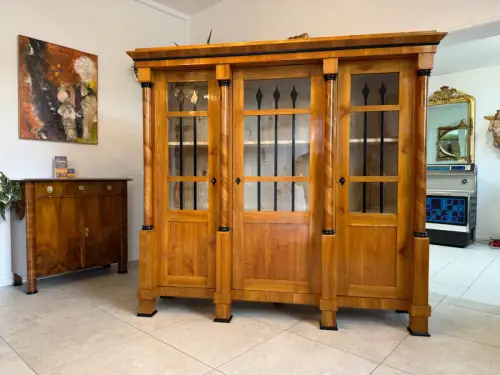 Biedermeier Vitrine  Bücherschrank Restauriert Nussbaum SALE D2295