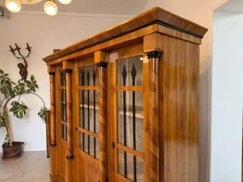 Biedermeier Vitrine  Bücherschrank Restauriert Nussbaum SALE D2295