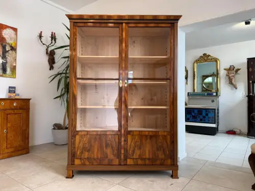 Biedermeier Vitrine Bücherschrank Restauriert Nussbaum Antiquität SALE D1200