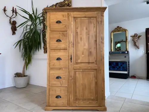 Bäuerlicher uriger Brotschrank Almerschrank Speiskasten Bauernkasten D2446