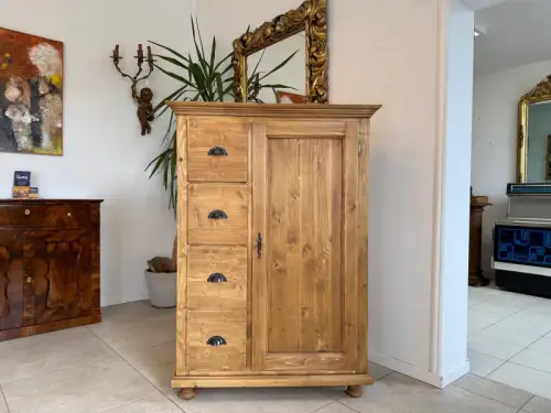 Bäuerlicher uriger Brotschrank Almerschrank Speiskasten Bauernkasten D2457