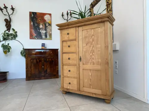 Bäuerlicher uriger Brotschrank Almerschrank Speiskasten Bauernkasten D2483