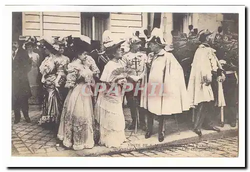 Visite de S M Alphonse XIII a Paris Cartes postales devant l&#39ambassade d&#39Espagne Les diplomates