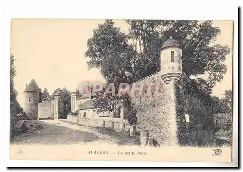 Avallon Cartes postales La petite porte