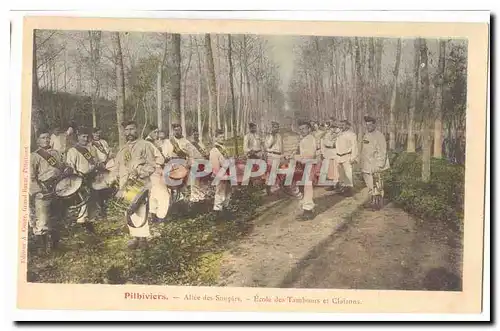 Pithiviers Ansichtskarte AK Allee des soupirs Ecole de tambours et clairons (militaria)