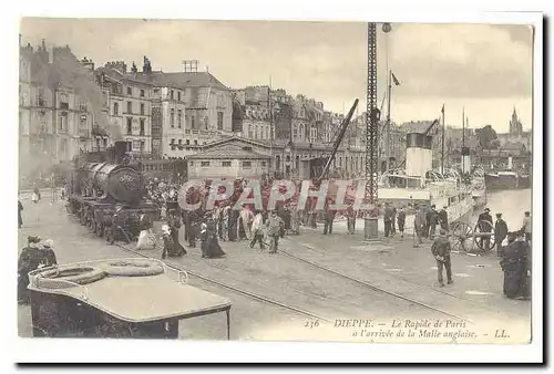 Dieppe Ansichtskarte AK Le rapide de Paris a l&#39arrivee de la malle anglaise (tres animee train)