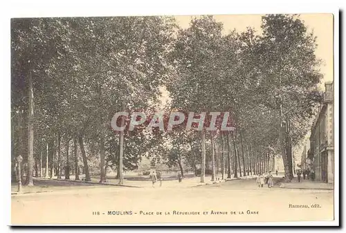 Moulins Cartes postales Place de la Republique et Avenue de la gare