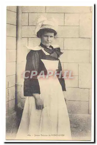 Cartes postales Jeune femme de Pont Aven (Bretagne)