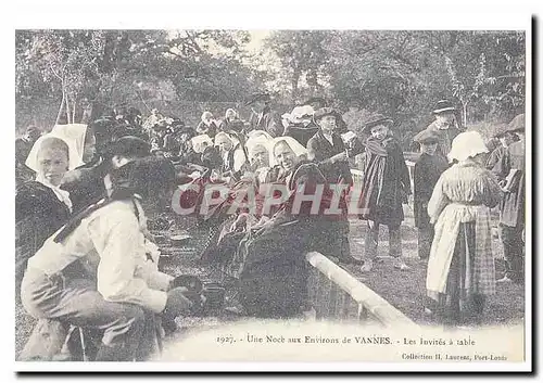 REPRODUCTION Cartes postales Une noce aux environs de Vannes Les invites a table