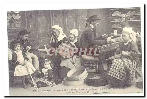 REPRODUCTION Cartes postales Tissage de tamis et de crible dans une famille de Bannalec