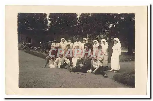 Ansichtskarte AK CArte photo Sante Blesses de guerre (tres animee infirmieres medecins blesses) 1914-1918