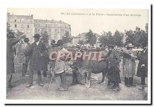 En Limousin Cartes postales A la foire Conclusion d&#39un marche (reproduction)