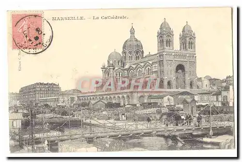 Marseille Cartes postales La cathedrale (port tres animee)