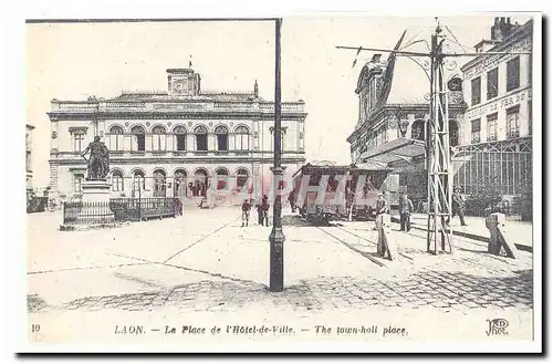 Laon Ansichtskarte AK La place de l&#39hotel de ville (tramways) (reproduction)