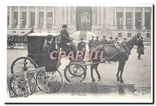 Paris Nouveau Cartes postales Les femmes coher Mme Charnier (reproduction)