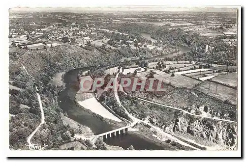 Creuse Vue panoramique de la vallee de la Creuse au pont des piles de Chateaubrun