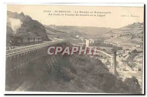 Saint Brieuc Ansichtskarte AK La rampe de Rohannec&#39h Au fond le viaduc de Souzin et le Legue (train animee)
