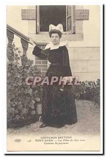 Pont Aven Cartes postales Les filles de chez nous Costume de paysanne